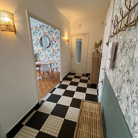 Apartment Centre *